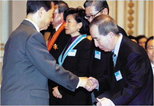 2002년 12월 09일 브랜드경영대상 수상 청와대방문 이덕림회장